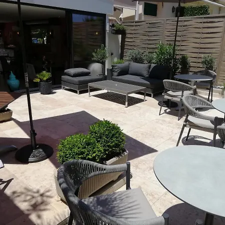 Miramar- Cap D'antibes - La Garoupe מלון
