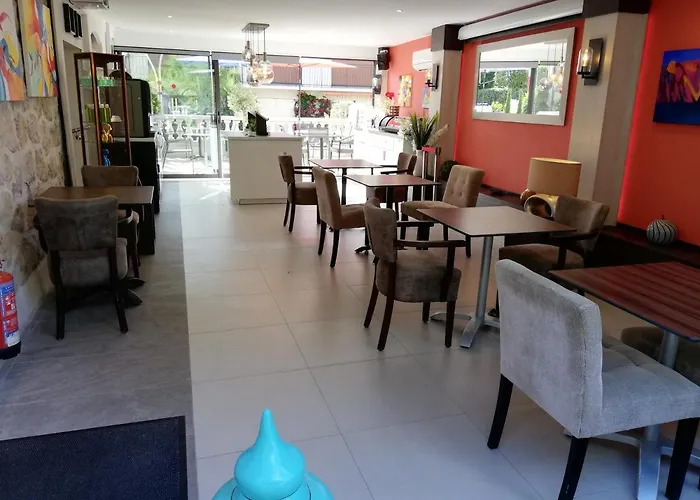 Miramar- Cap D'antibes - La Garoupe Hotel 3*