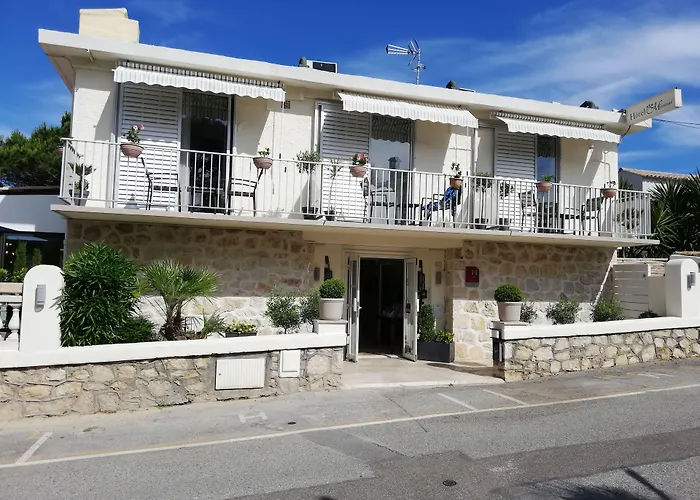Miramar- Cap D'antibes - La Garoupe Hotel 3*