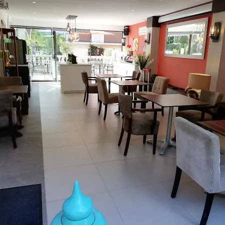 Miramar- Cap D'antibes - La Garoupe Hotel 3*