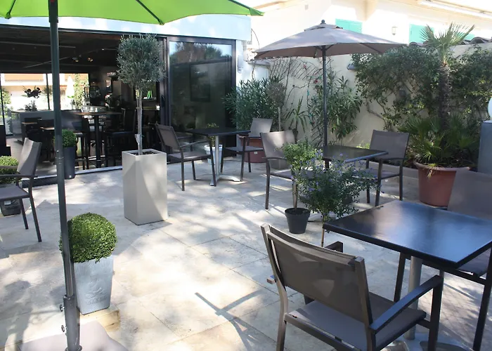 Miramar- Cap D'antibes - La Garoupe Hotel 3*